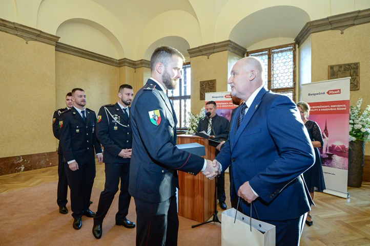 251210_Oceneni_Mimoradne_ciny_3