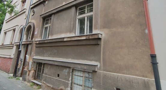 Rekonstrukce domu Thámova 32 pro účely sociálního bydlení