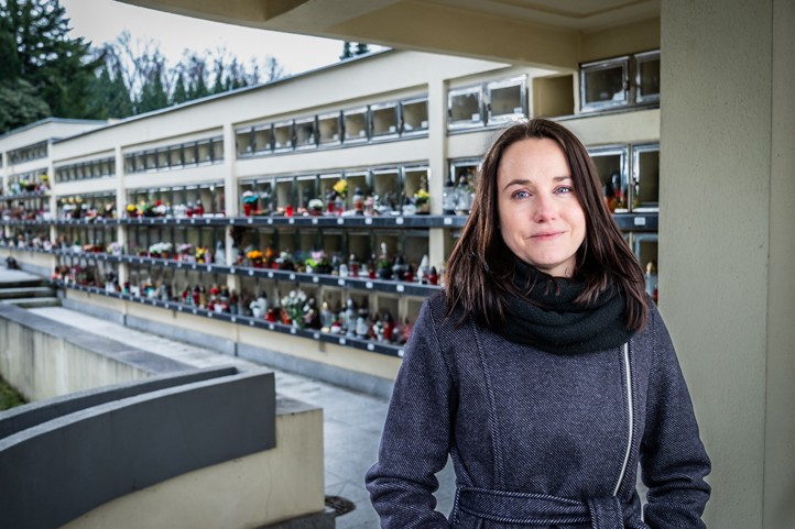 Iva Jedličková (fotografie: K. E. Hessová) 260302_Jedlickova_hrbitov_1