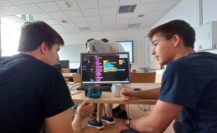 Ilustrační fotografie (zdroj: ZČU v Plzni) 260305_Letni_ZCU_programovani