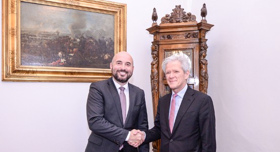 Primátor Roman Zarzycký přijal německého velvyslance. Tématem byla ekonomika i kultura