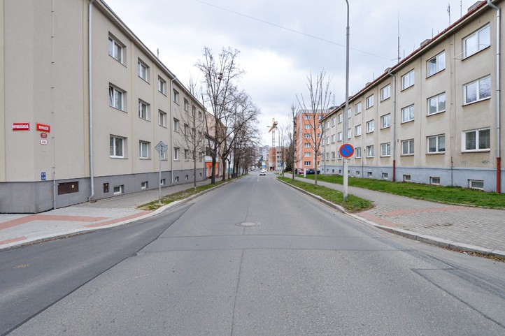 Revoluční ulice (fotografie: M. Pecuch) 260401_Revolucni_1