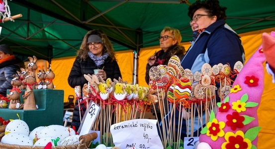 Šikovné ruce už po třinácté rozdávaly radost na trzích