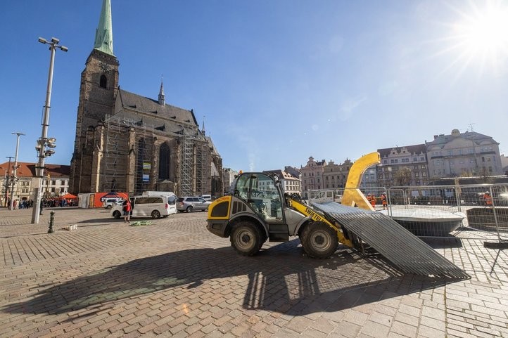 260408_rekonstrukce_náměstí_republiky_01