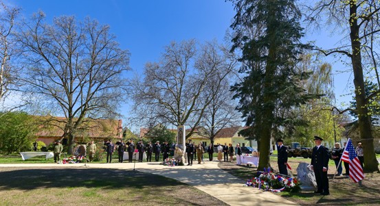 V Křimicích vzpomněli na oběti válek