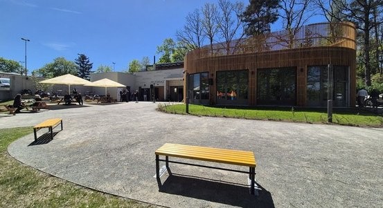 Místo u Košuteckého jezírka znovu ožívá. Nový objekt byl slavnostně otevřen