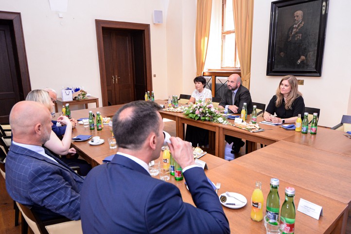 260526_CNB_Zlata_mince_2