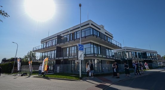 Plzeň dokončila nový dům se 17 byty a zázemím pro dětskou skupinu