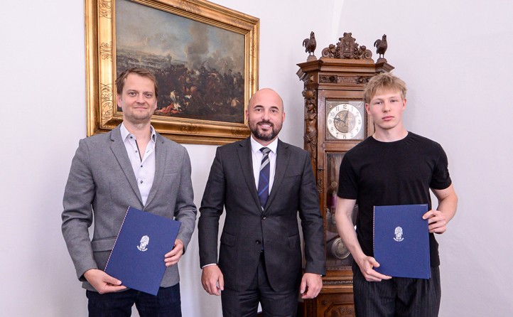 Přijetí na plzeňské radnici (fotografie: M. Pecuch) 260528_Zachranci_batole_Slovany_3