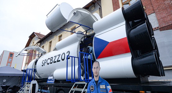 SpaceBuzz zahájil v Plzni vesmírnou roadshow pro školy i veřejnost