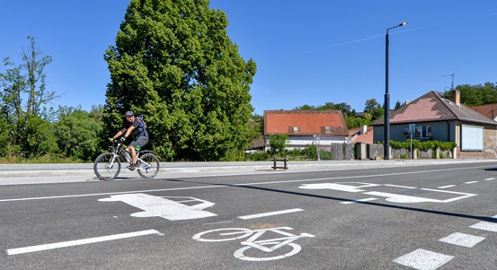 Plzeň rozšiřuje cyklistickou infrastrukturu. Má první samostatný cyklopruh, zvýší bezpečnost cyklistů