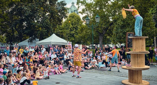 Žonglobalizace odstartovala. Láká stovky diváků