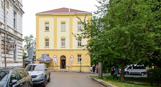 Město Plzeň dokončilo rekonstrukci bytového domu Na Jíkalce
