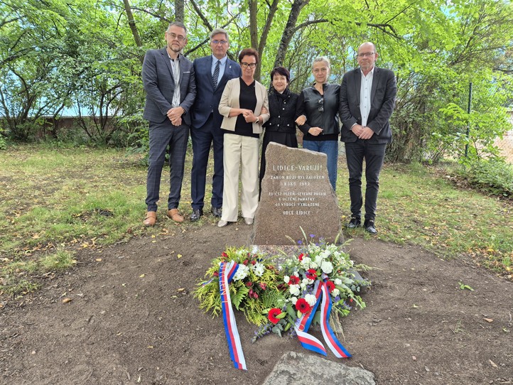 Zdroj fotografií: ÚMO Plzeň 1 260611_Lidice_pietni_akt_1