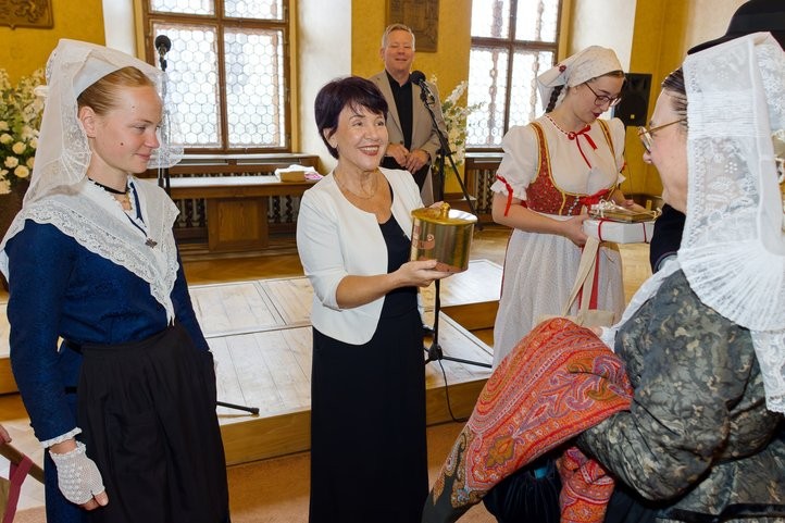 Přijetí folklorních souborů na plzeňské radnici. Fotografie: P. Eret 260615_Prijeti_CIOFF_2
