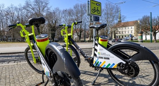 Pilsen Bike rozšiřuje síť stanovišť i flotilu. Lidé už na sdílených kolech najeli přes 500 tisíc kilometrů, služba má přes 32 tisíc stálých zákazníků