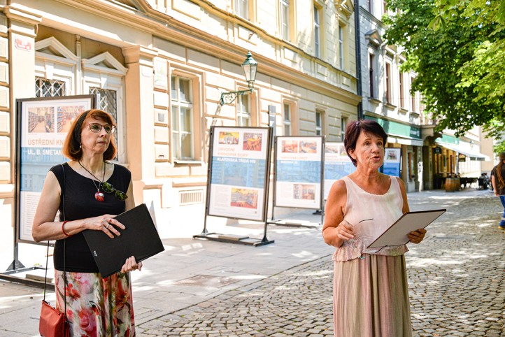 260803_Vystava_Knihovna_1