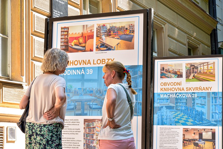 260803_Vystava_Knihovna_2
