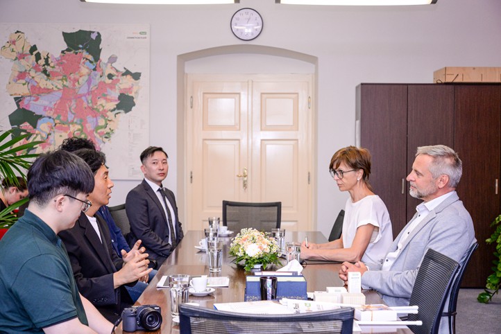 Přijetí na plzeňské radnici (fotografie: M. Pecuch) 260918_Prijeti_Jižni_Korea_3