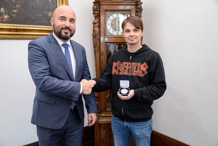 261027_Nalezce_penez_3