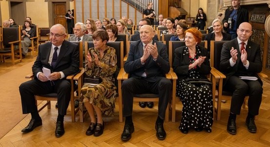 Plzeň si připomíná vznik Československa. Pečeť města Plzně obdrželi Jindřich Fínek, Vladimír Jarý, Tomáš Křenek, Václav Skala a Adam Viktora