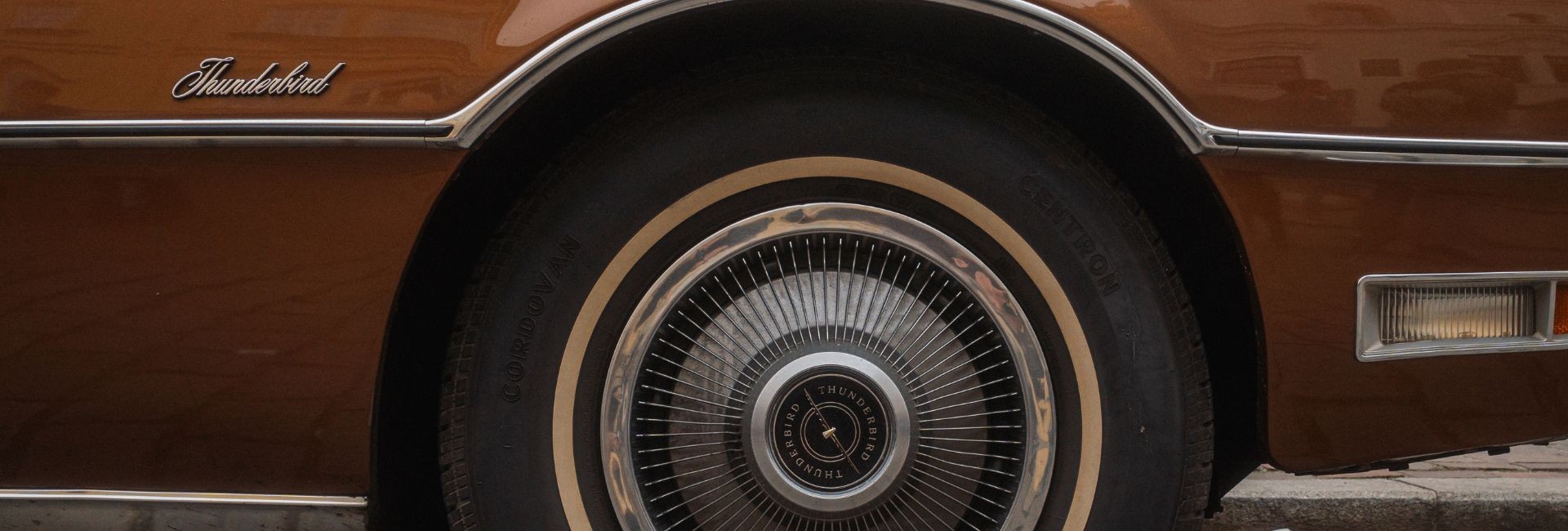 Příjezd amerických aut