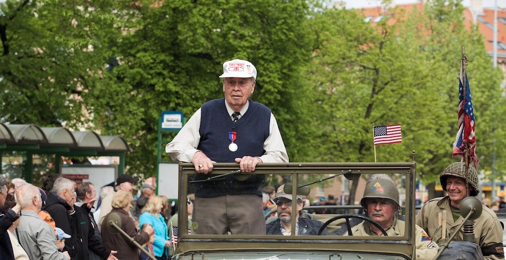 Dnes slaví 100. narozeniny hrdina, veterán, osvoboditel jihozápadních Čech, příslušník 90. pěší divize, Vernon Schmidt!