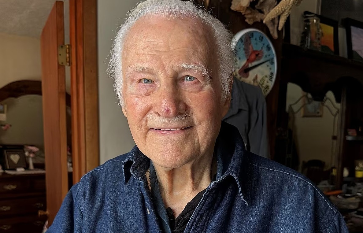 Dnes slaví 100. narozeniny americký veterán, příslušník 94. pěší divize, Joseph Thurmond