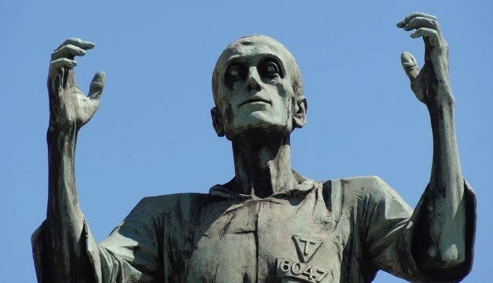 Před 84 lety bylo v koncentračním táboře Mauthausen popraveno 262 rodinných příslušníků a spolupracovníků československých parašutistů, zatčených po atentátu na Reinharda Heydricha.