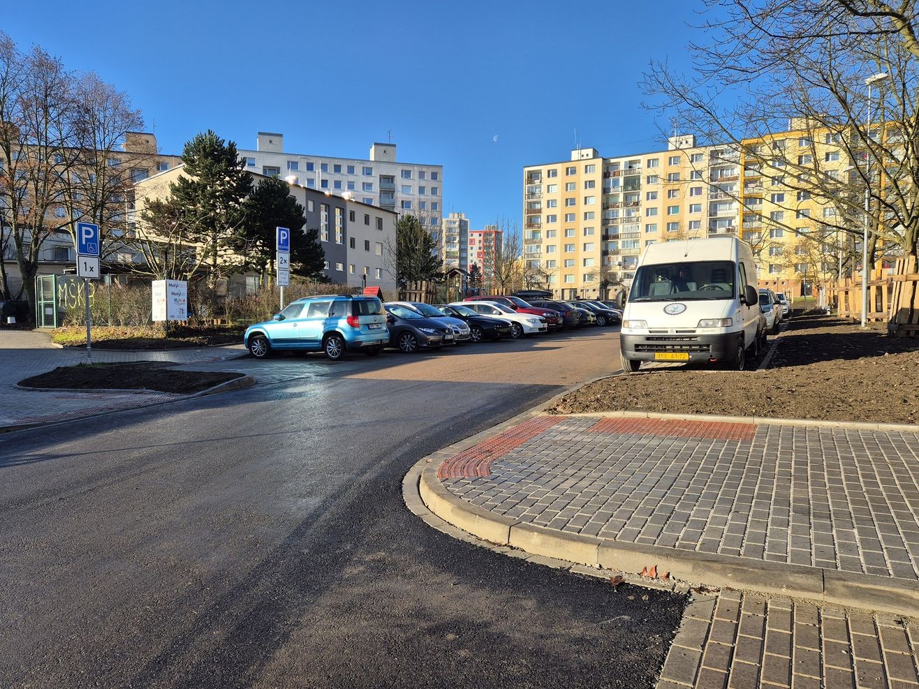 20251210_zluticka_revitalizace_vnitrobloku (19) 20251210_zluticka_revitalizace_vnitrobloku (19)