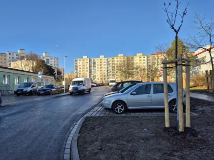 Vnitroblok ve Žlutické má za sebou revitalizaci