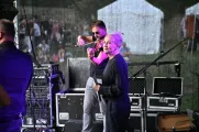 Cimbálová muzika Milana Broučka a Bára Basiková. Foto: JA Production