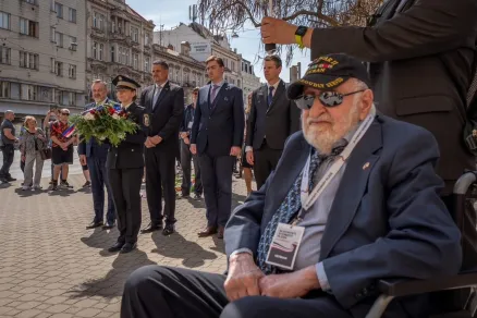 Představitelé třetího městského obvodu uctili památku hrdinů, bojovníků i obětí druhé světové války