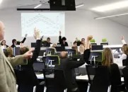 Zastupitelé volili vedení v novém zasedacím sále 