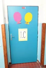 Vyzdobené dveře 1. C