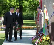 Starosta MO Plzeň 3 Jiří Strobach a místostarosta MO Plzeň 3 Radislav Neubauer na náměstí míru