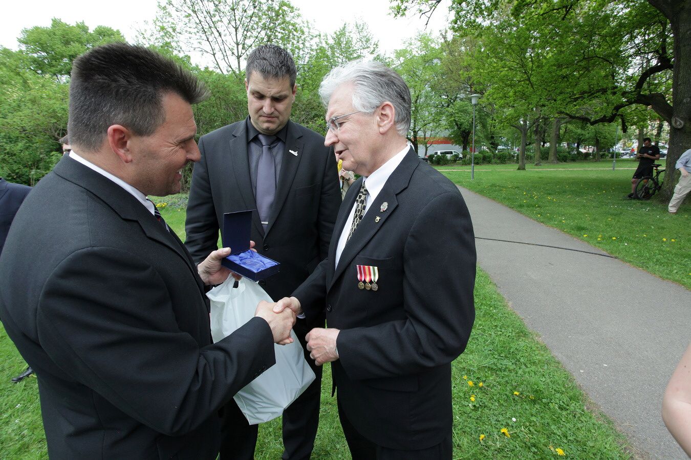 Setkání s veterány a předání plaket
