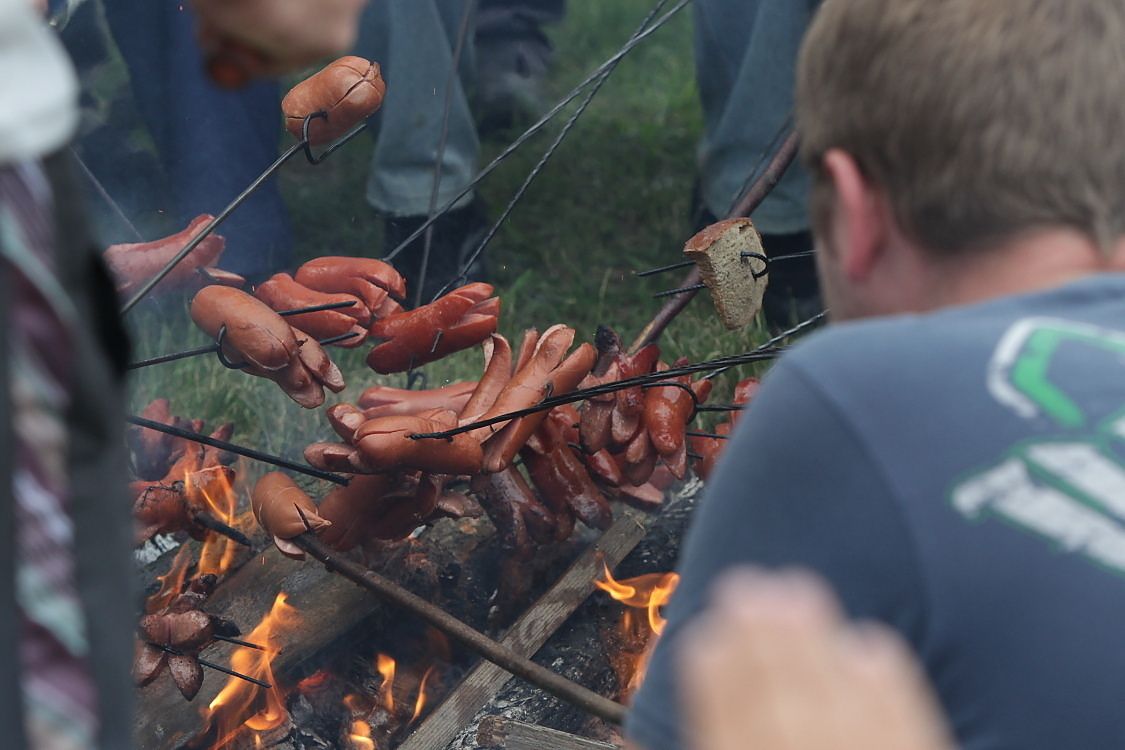 K létu patří táborák 2015