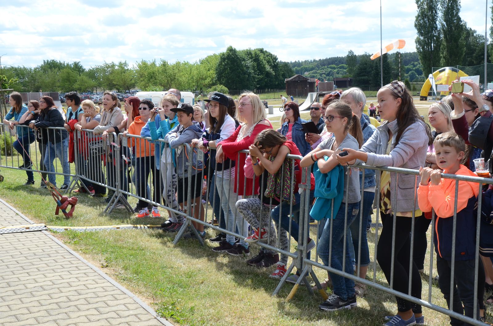Nebe plné padáků 2017