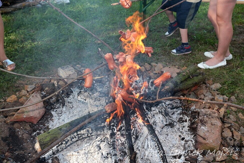 K létu patří táborák!