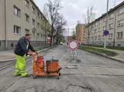 Správa veřejného statku opravuje Revoluční ulici, hotovo má být v červnu