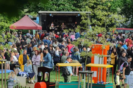 Šumivý máj už počtvrté přivítá v Lobezském parku milovníky vína