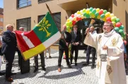 Plzeňská Čtyřka má jako druhý obvod svůj znak a vlajku