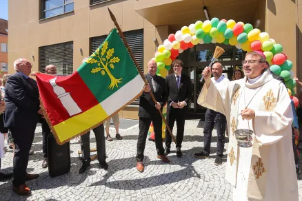 Plzeňská Čtyřka má jako druhý obvod svůj znak a vlajku