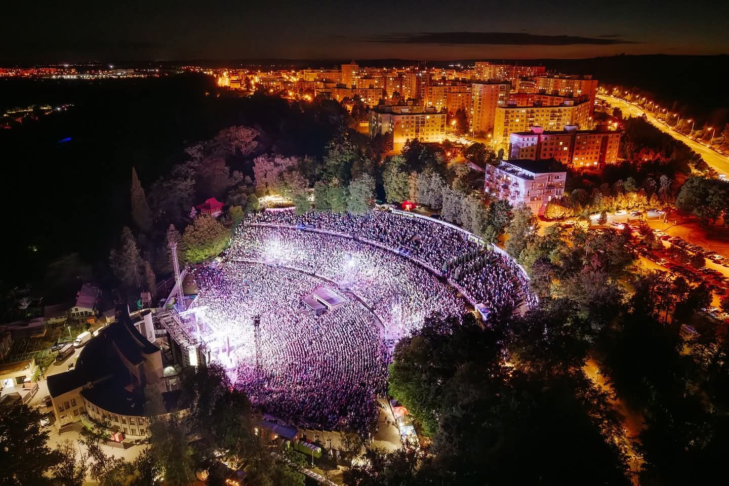 amfiteátr lochotín foto