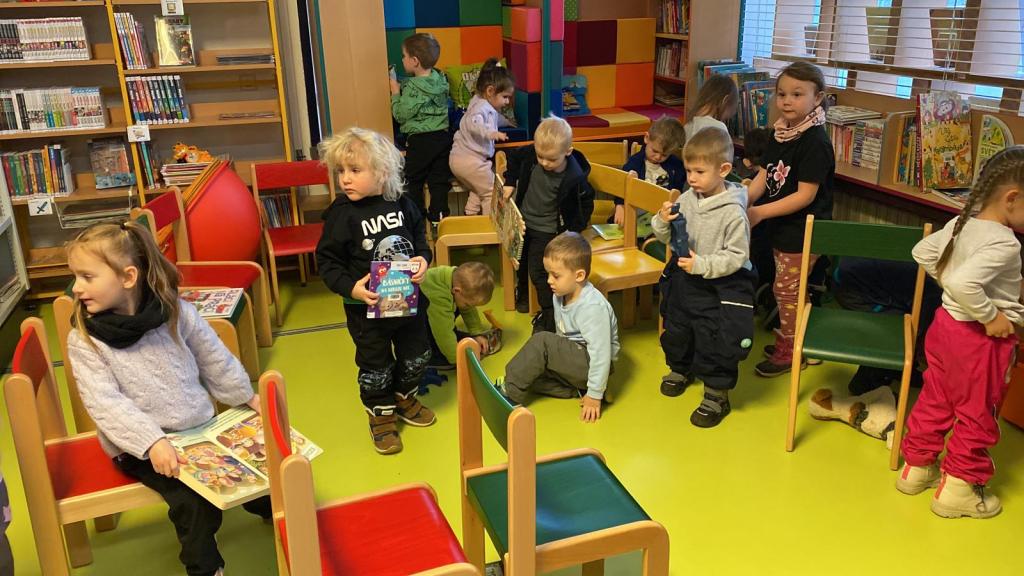Ptáčci - návštěva knihovny