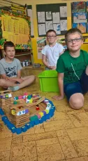 2. C Stavba vodního hradu a Dětský den