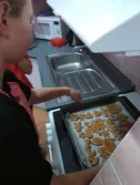 5.A peče perníčky