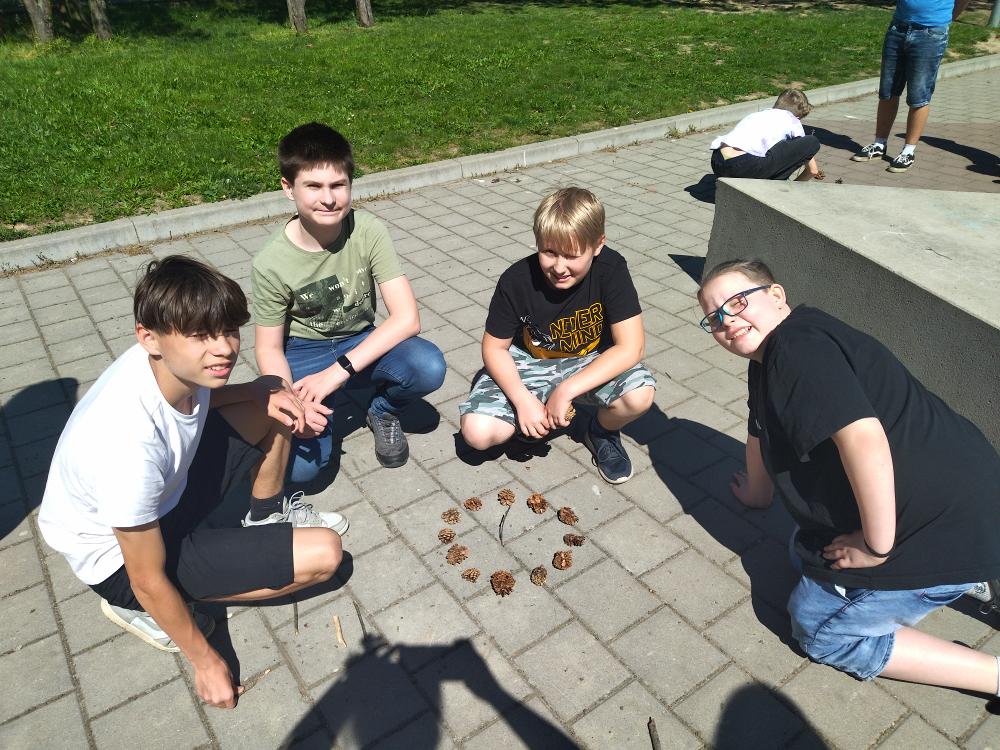 Hrajeme si ve fyzice - tvoříme sluneční hodiny
