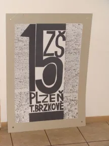 Žáci se speciálními vzdělávacími potřebami, kteří navštěvují zájmové kroužky kresba, malba a keramika vystavovali své nejpovedenější práce.